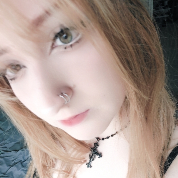 layna_0411